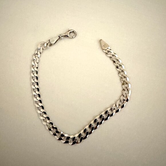 Curb Chain Bracelet - Picture 1 of 2